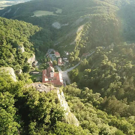 Casa de hóspedes Obecná škola