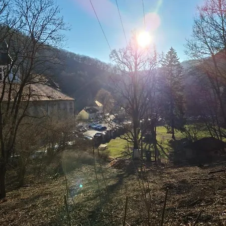 Obecna Skola 3*