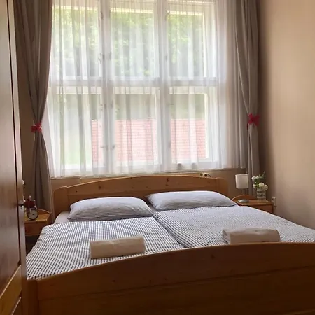 Obecna Skola Svatý Jan pod Skalou