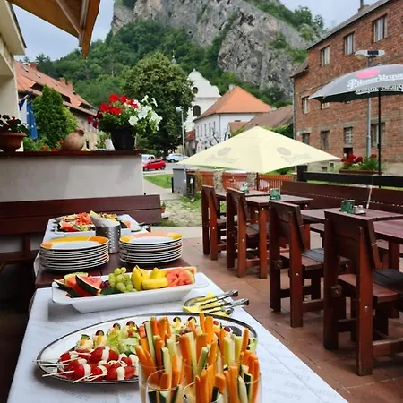 Casa de hóspedes Obecná škola