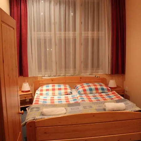 Obecna Skola 3* Svatý Jan pod Skalou