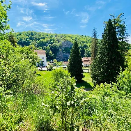 Obecná škola Casa de hóspedes Svatý Jan pod Skalou