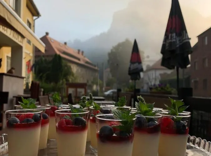 Obecna Skola Svatý Jan pod Skalou