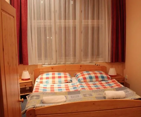 Obecna Skola 3* Svatý Jan pod Skalou